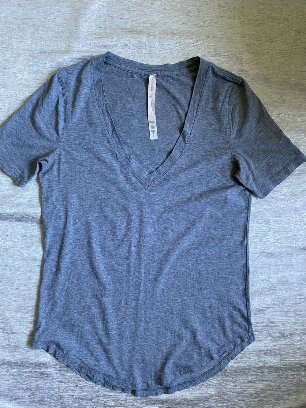 lululemon athletica Women's Heather Slate V-Neck Short Sleeve Tee